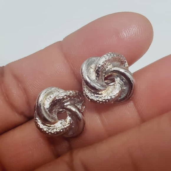 4/20 VINTAGE LARGE SILVER TONE ARTISAN MODERNIST SCULPTURAL CLIP EARRINGS. 🌴 - Picture 4 of 4